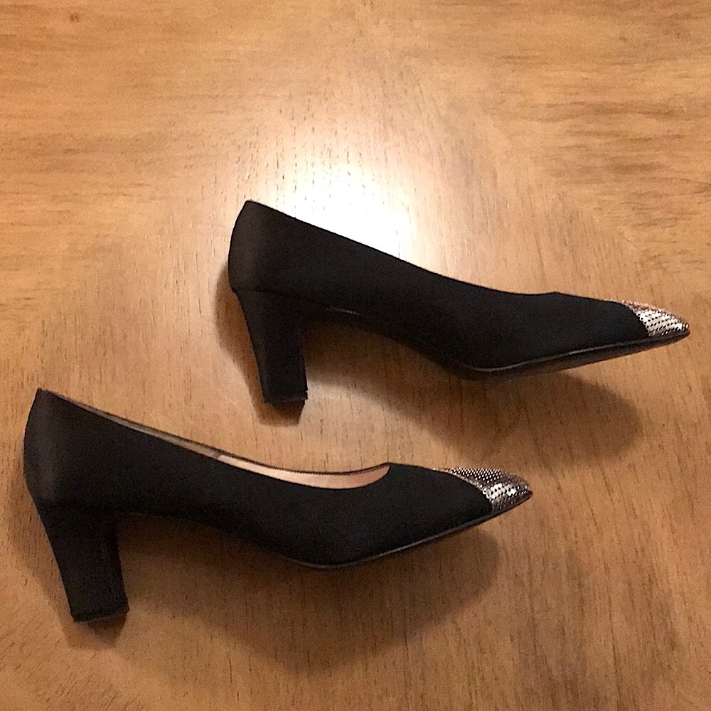❗️LAST CHANCE- Vintage FELIPE Satin Heels - Picture 6 of 11